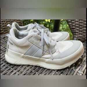 Sorel Women's Out 'N About III Low Waterproof Sneaker Gray Size 7.5